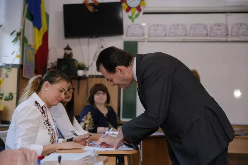 ludovic-orban-alegeri-prezidentiale-2019-foto-vlad-chirea (5)