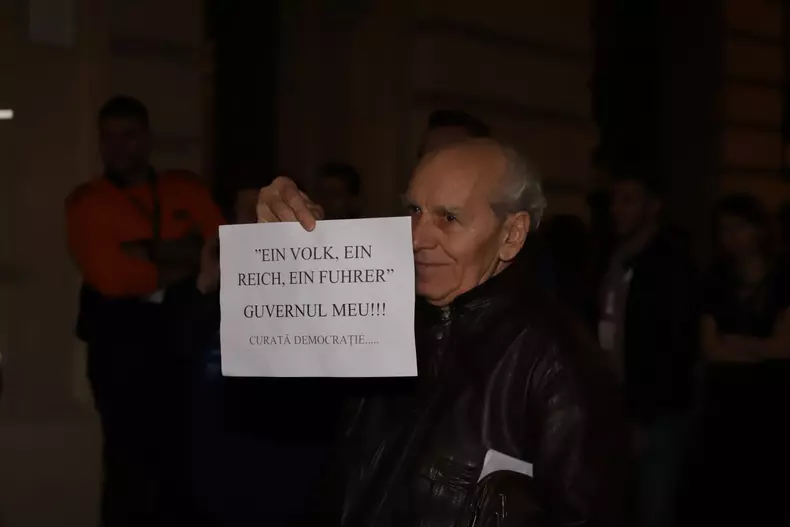 protest-dezbatere-iohannis-bcu (3)