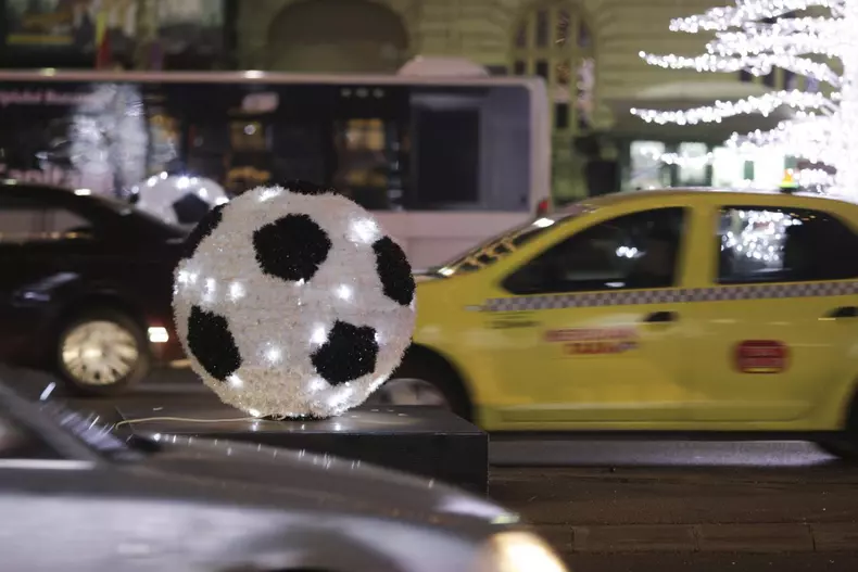 Foto Octav Ganea INQUAM - INSTANT - ILUMINAT STRADAL - BUCURESTI