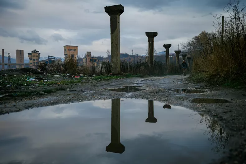 Stâlpi de susținere pentru cablurile de la mina Petrila