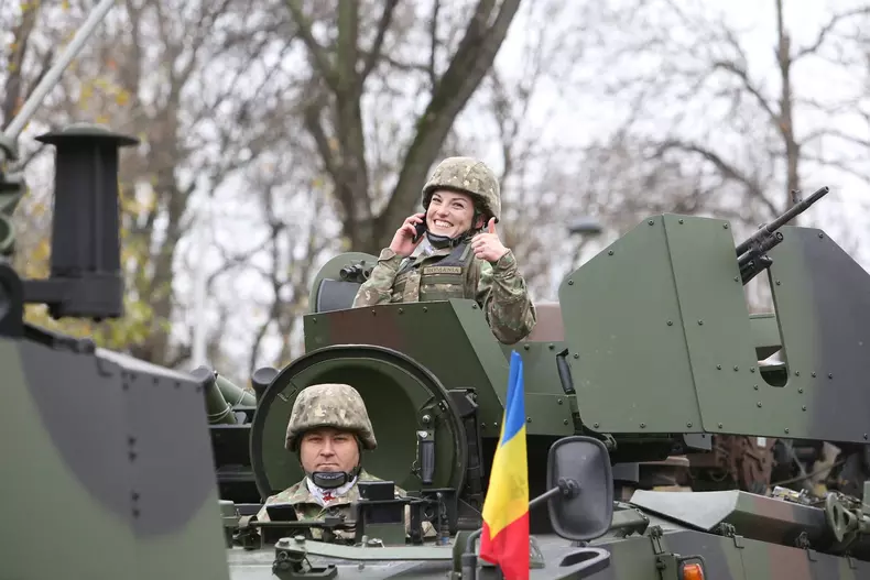 Parada Militara Nationala de 1 Decembrie de la Arcul de Triumf_foto Mitus Angelescu 26