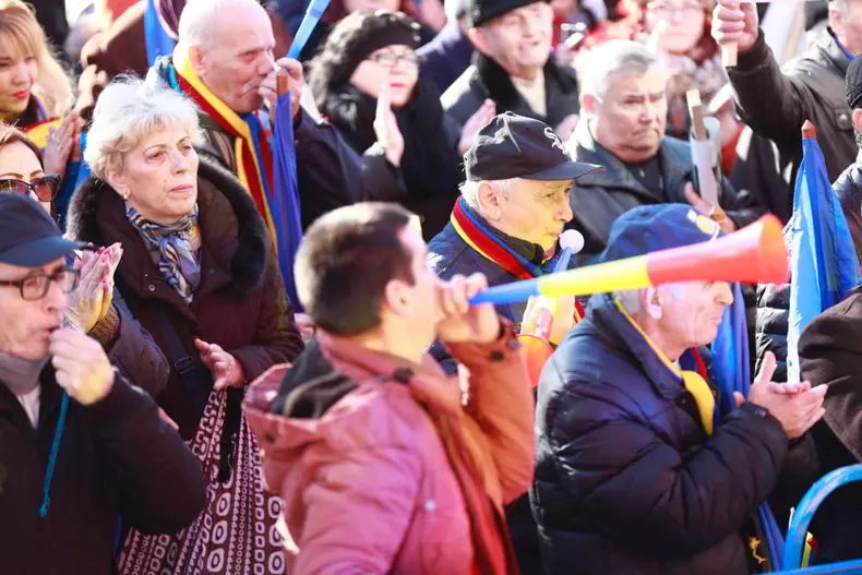 protest buzău sustinere cornel vanatoru (5)