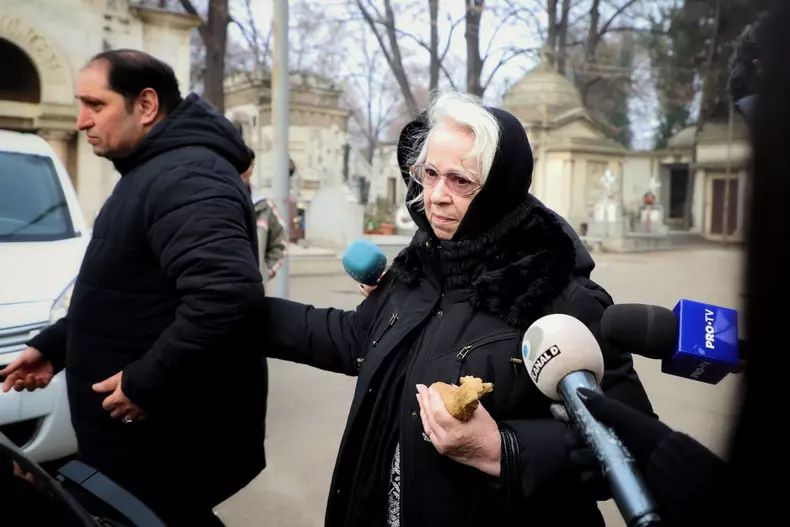 Mama Cristina Topescu