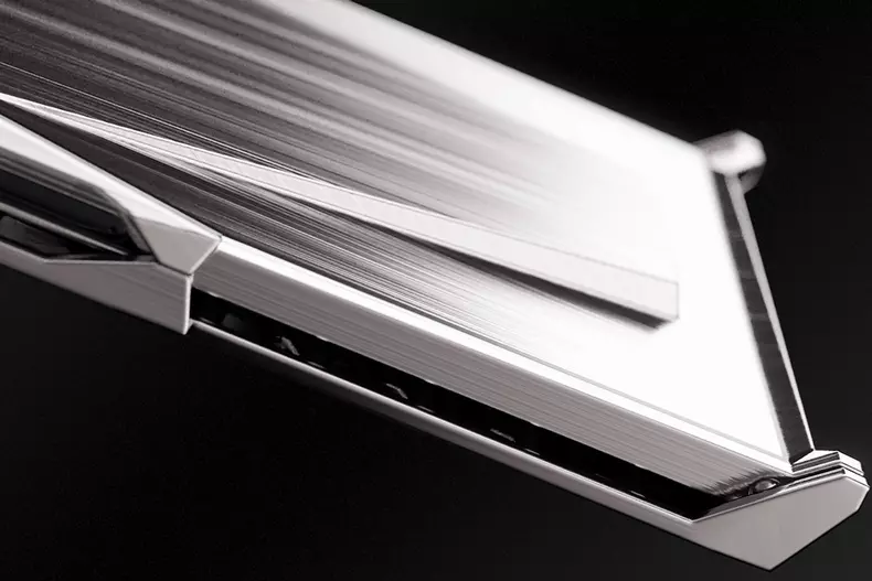 Noul iPhone 11 Pro de la Caviar