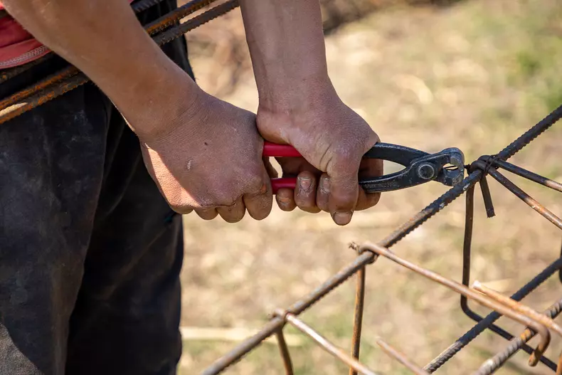 baiat-casa-singur-dambovita-s-27