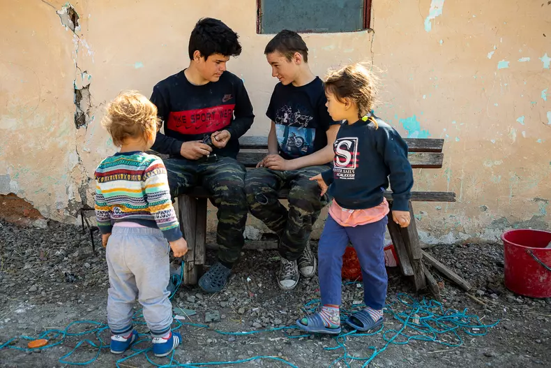 baiat-casa-singur-dambovita-s-39