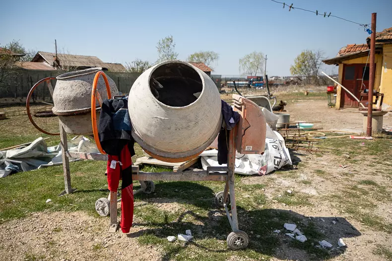 baiat-casa-singur-dambovita-s-62