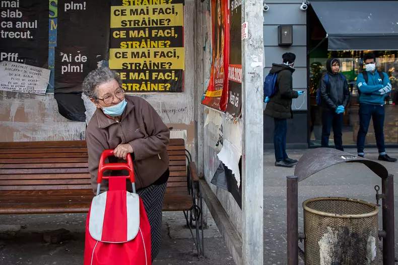 d-na-georgeta-vanzatoare-ziare-s-40