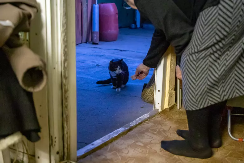 d-na-georgeta-vanzatoare-ziare-s-59