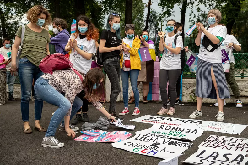 eli_driu-protest_comunitate_trans_s-11