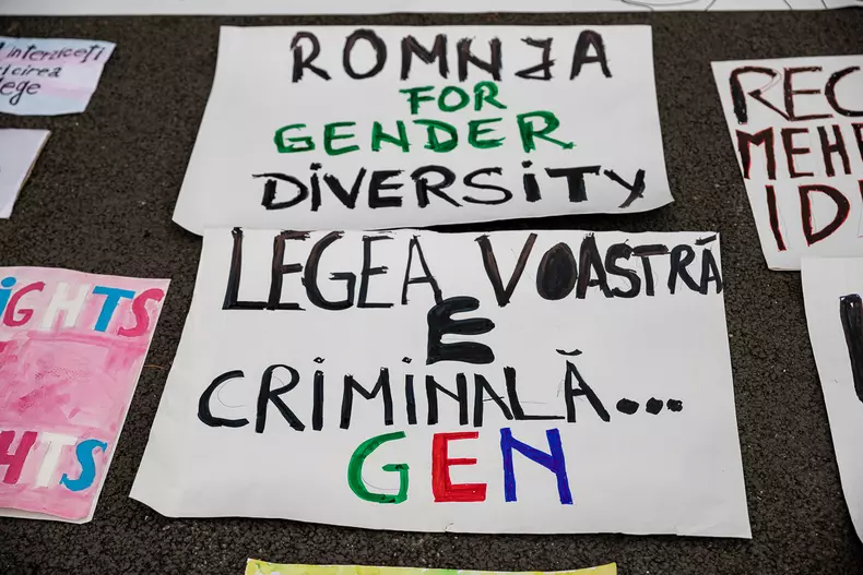 eli_driu-protest_comunitate_trans_s-21