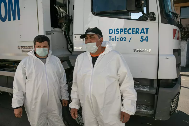 Angajați salubritate