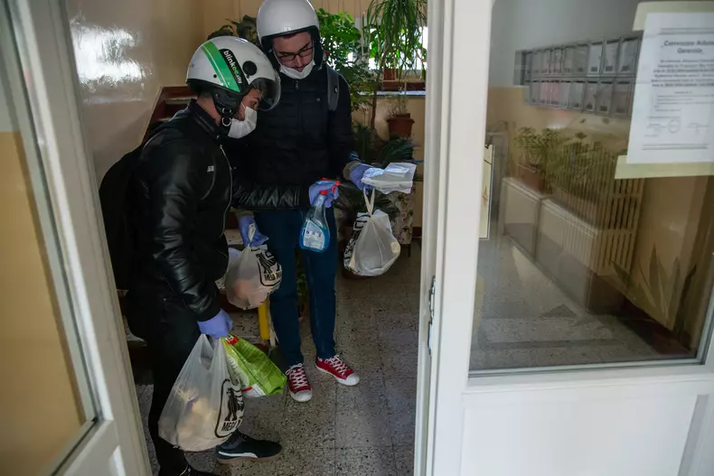 studentii livreaza_vlad chirea