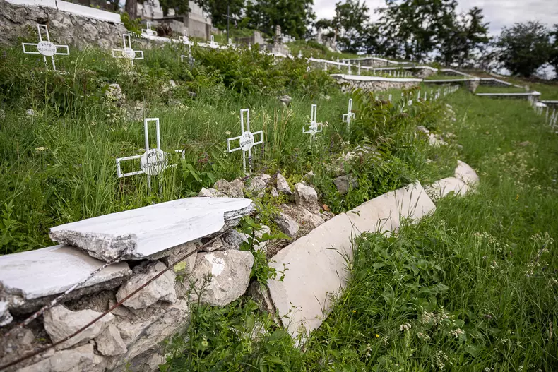 eli-driu_cimitirul-turda-c-s-113