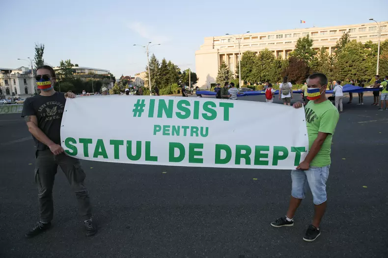 Protest simbolic în Piaţa Victoriei, la doi ani de la violențele din 10 august