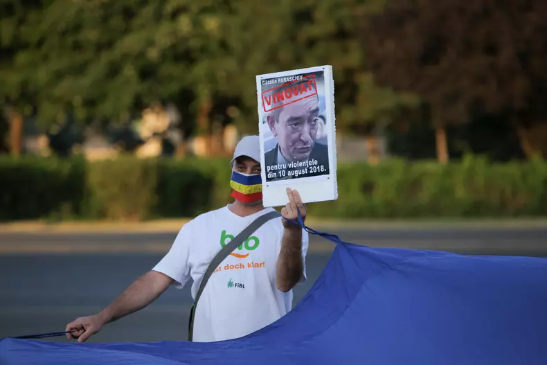 Protest simbolic în Piaţa Victoriei, la doi ani de la violențele din 10 august