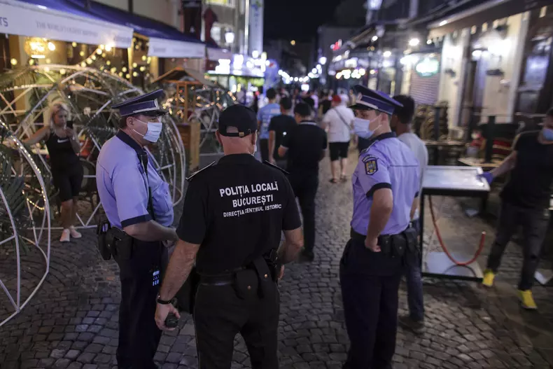 INQ_02_terase_ora_23_INQUAM_Octav_Ganea