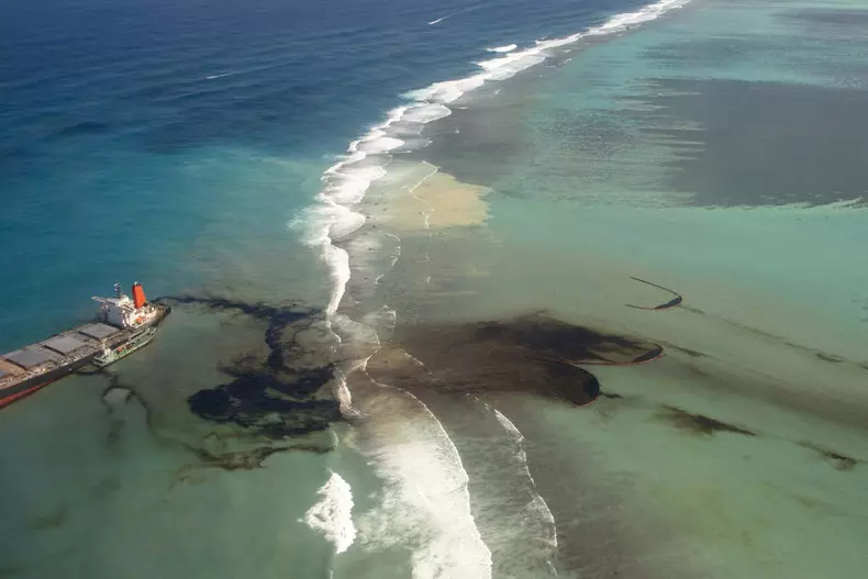 Insulele Mauritius, in pragul unui dezastru ecologic. Foto: EPA