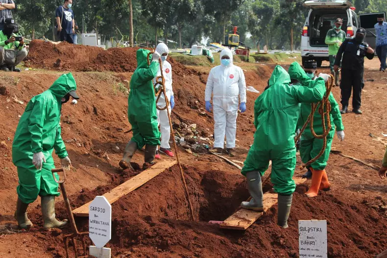 Înmormântare în Indonezia. Foto: Hepta