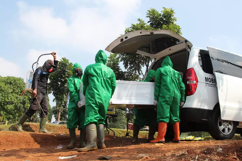 Înmormântare în Indonezia. Foto: Hepta