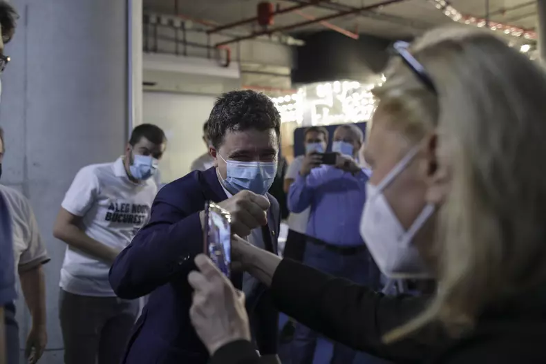 INSTANT_NICUSOR_0012_INQUAM_Photos_Octav_Ganea