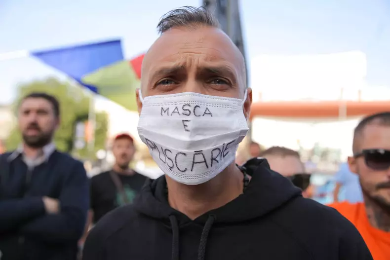 received_969870653495935