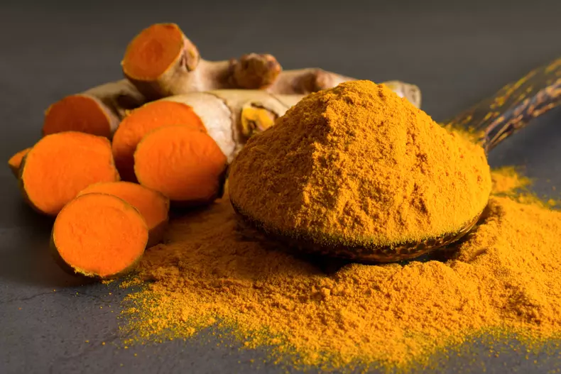 Condiment turmeric sau curcuma