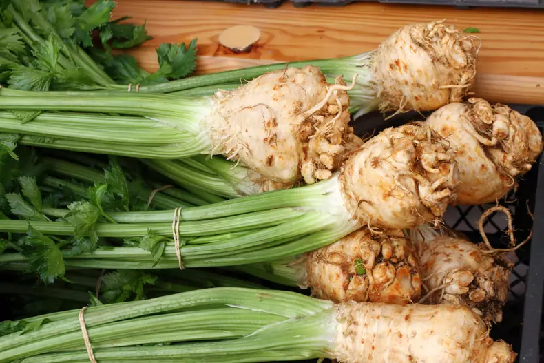 Rădăcină de țelină