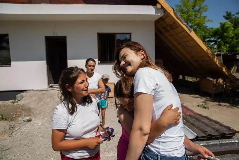 eli construieste_vlad chirea