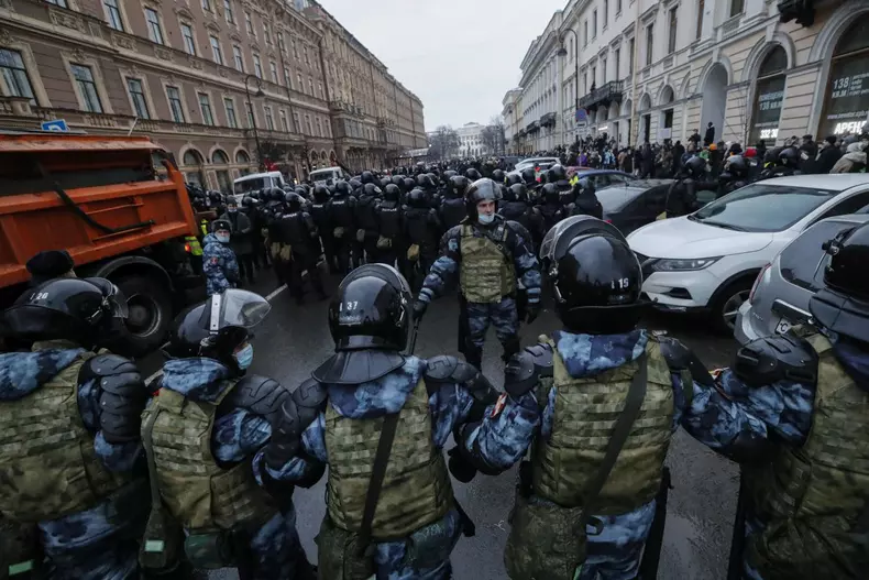 Unauthorized protest in support of Russian opposition leader Alexei Navalny in St. Petersburg