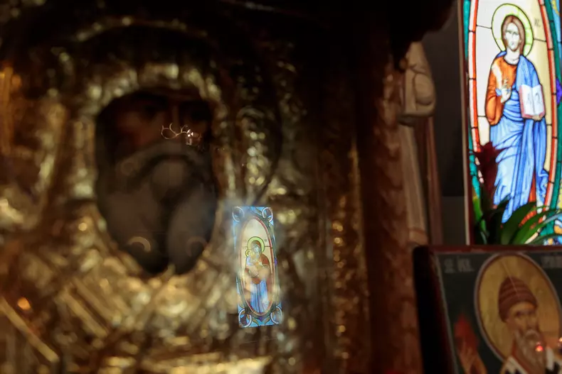 preot suceava vlad chirea