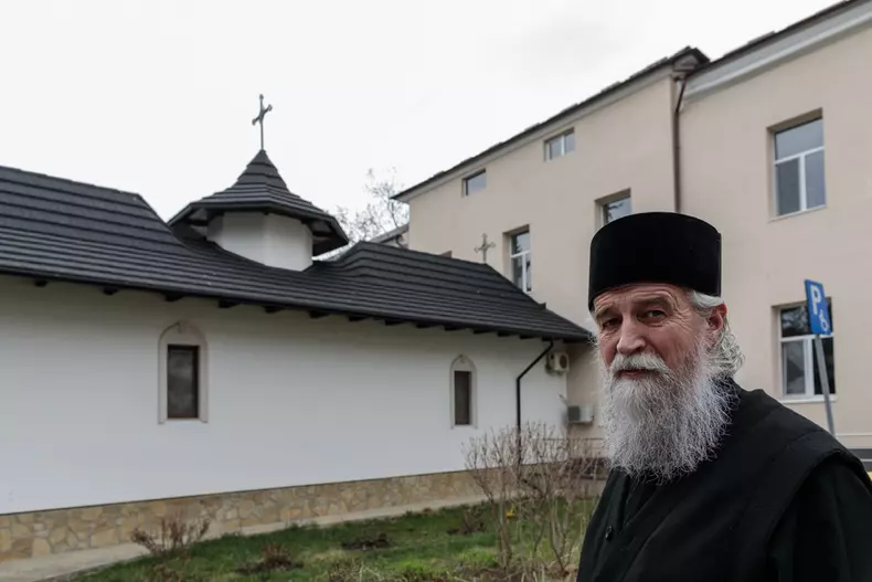 preot suceava vlad chirea