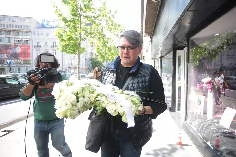 fuego la privechi ion dichiseanu (2)