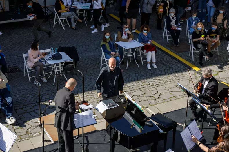 vaccinare filarmonica sibiu vlad chirea