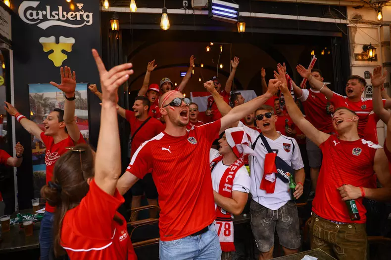 203727379_351985262940619_1047372392212404957_n