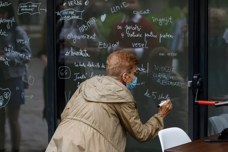 Locuitorii Capitalei lasă mesaje pentru primar