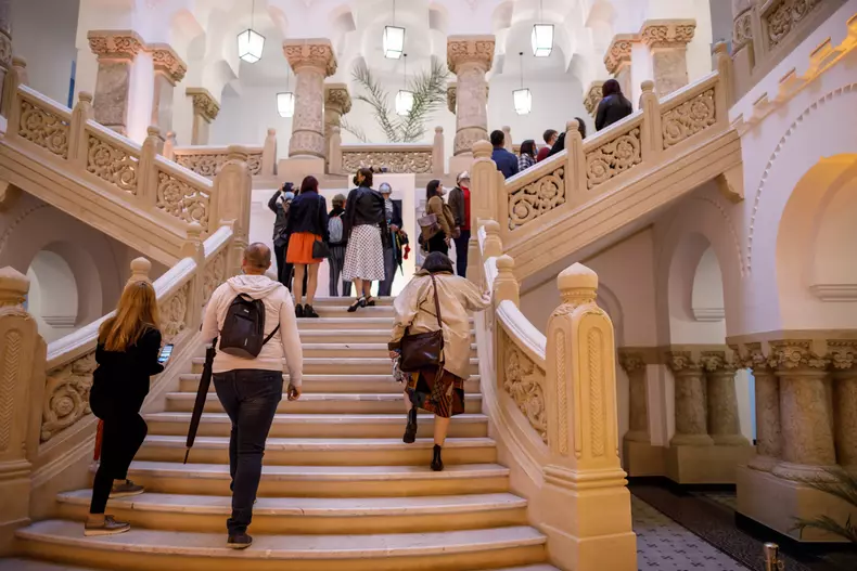 Primii pași în Primăria Municipiului București