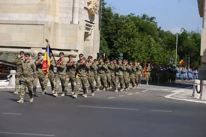 Ceremonie militară la Arcul de Triumf foto: Dumitru Angelescu