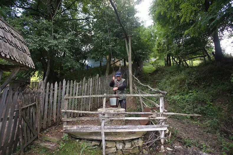 sat-parasit-dumitru-angelescu-img3420