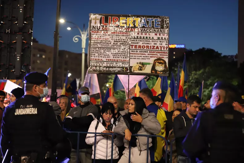 Protest anti-restricții în București foto: Eli Driu