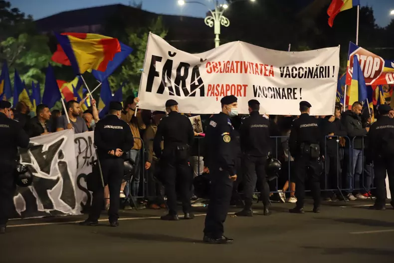 Protest anti-restricții în București foto: Eli Driu