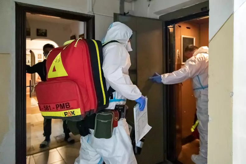 ambulanta-covid-s-25