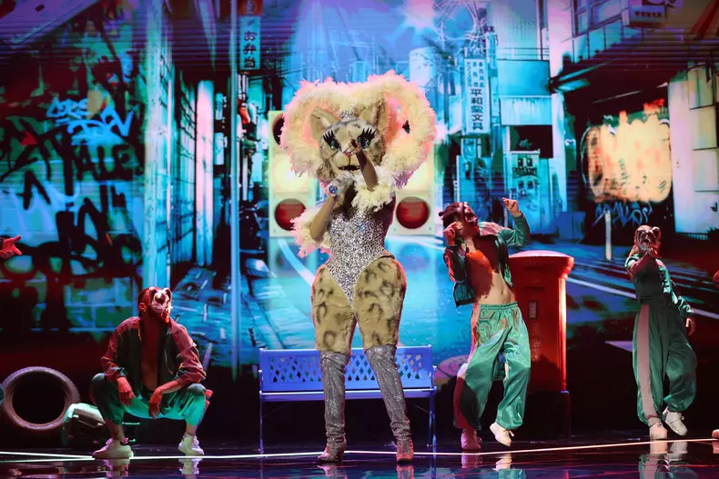 antonia-pisica-de-la-masked-singer-romania-1