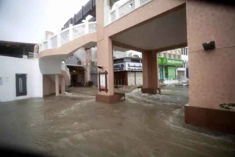 Tropical Storm Shaheen hits the capital Muscat of Oman