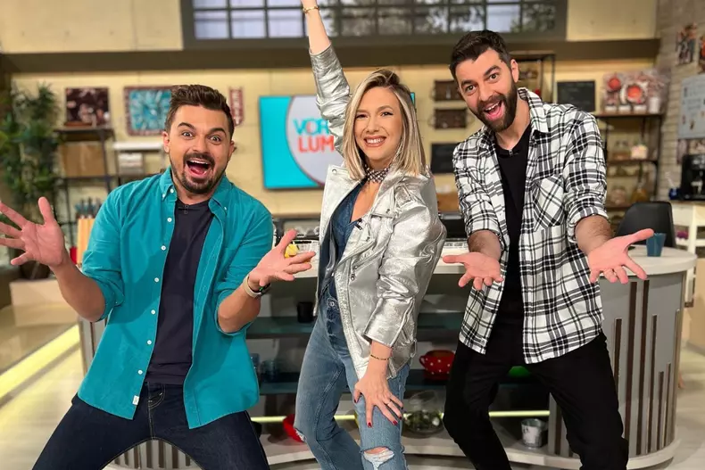 adela-popescu-si-colegii-de-la-vorbeste-lumea-3