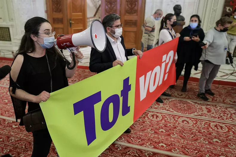 PROTEST_PARLAMENT_00_INQUAM_Photos_Octav_Ganea