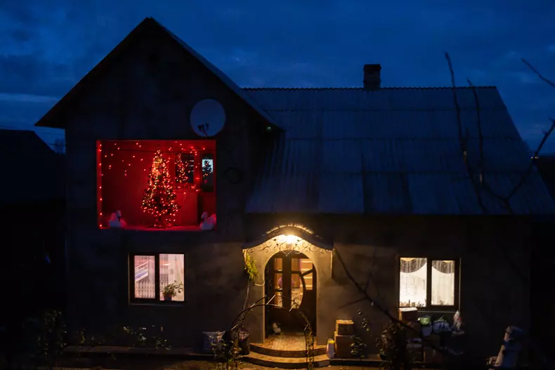 Casa familiei e deja pregătită pentru Moș Crăciun