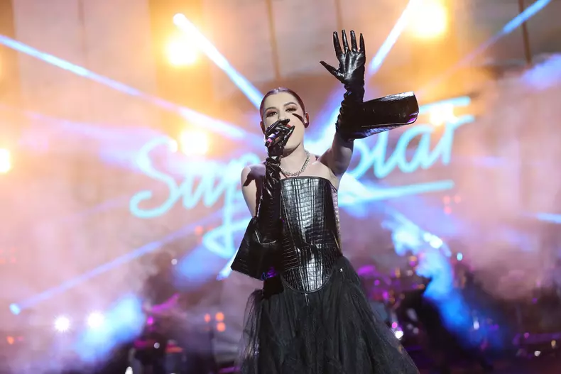 naomi-prie-superstar-romania