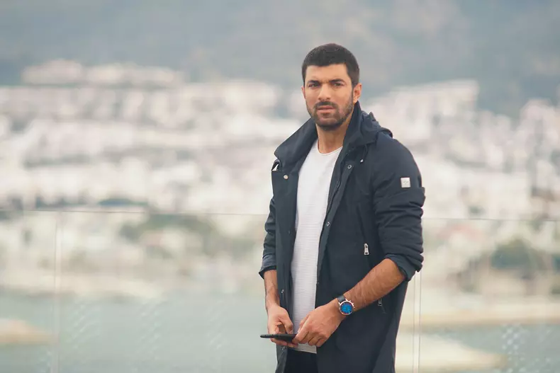engin-akyurek-sancarfiica-ambasadorului-kanal-d