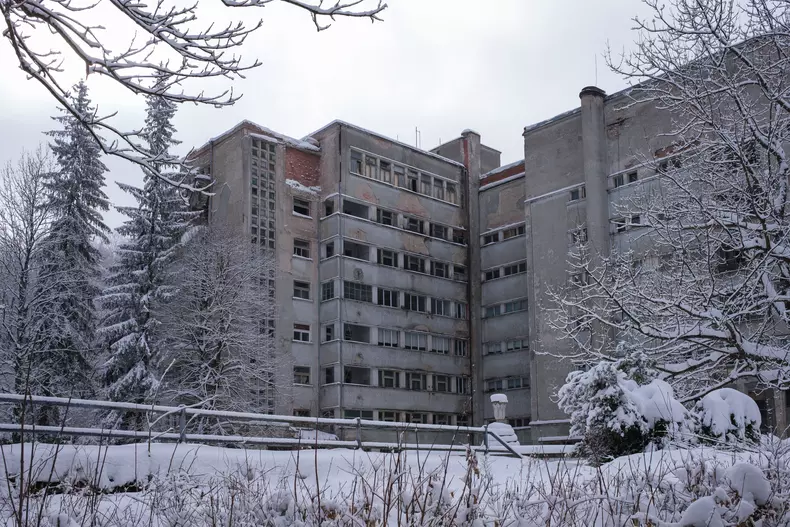 sanatoriu-anina-cladire